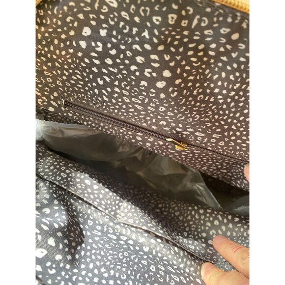 NWT VR NYC Tan Faux Leather Convertible Backpack/Shoulder Bag With Gold Accents - Picture 8 of 13